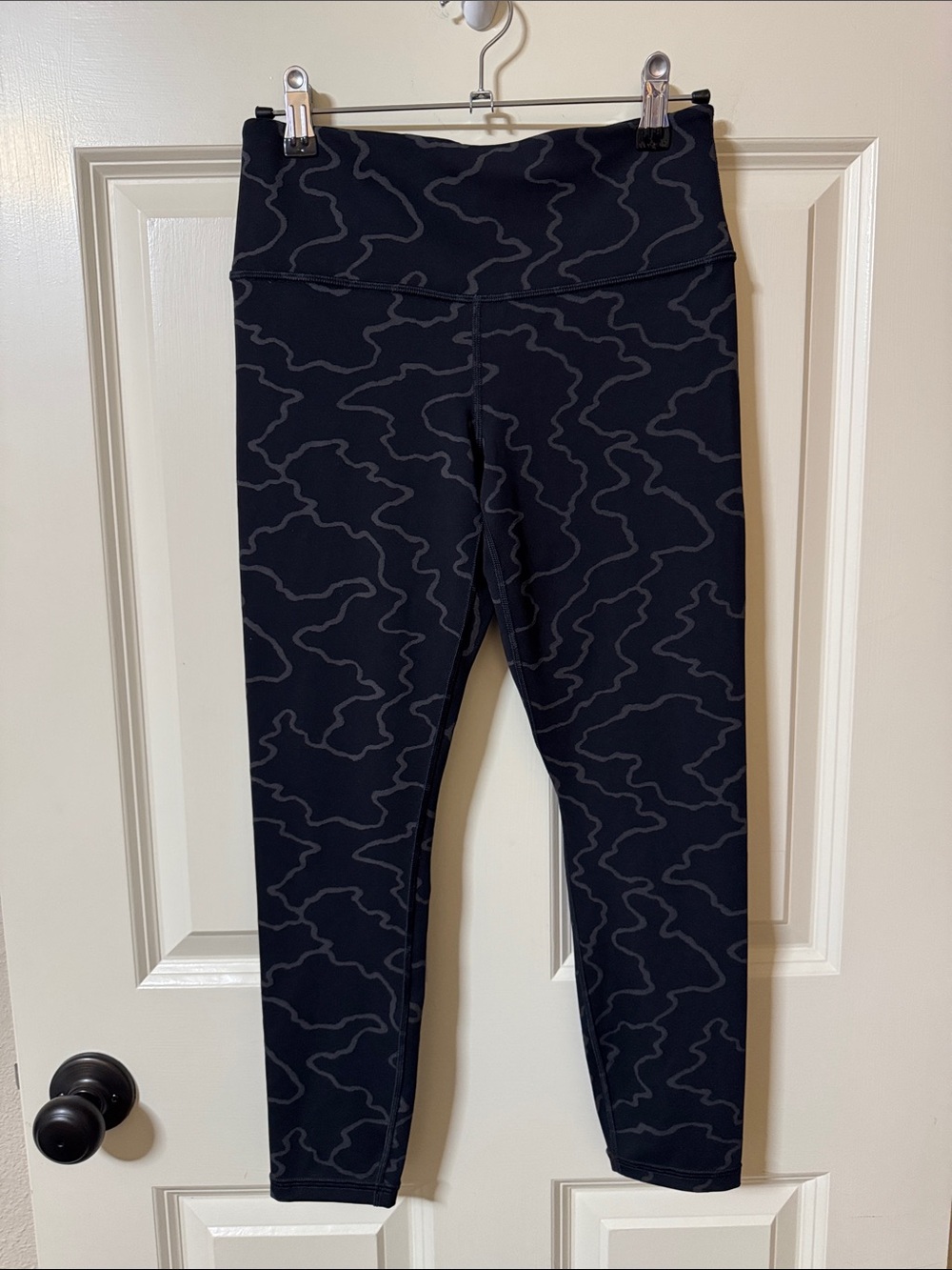 Athleta Elation Train Textured 7/8 Leggings in Black and Grey/Brown